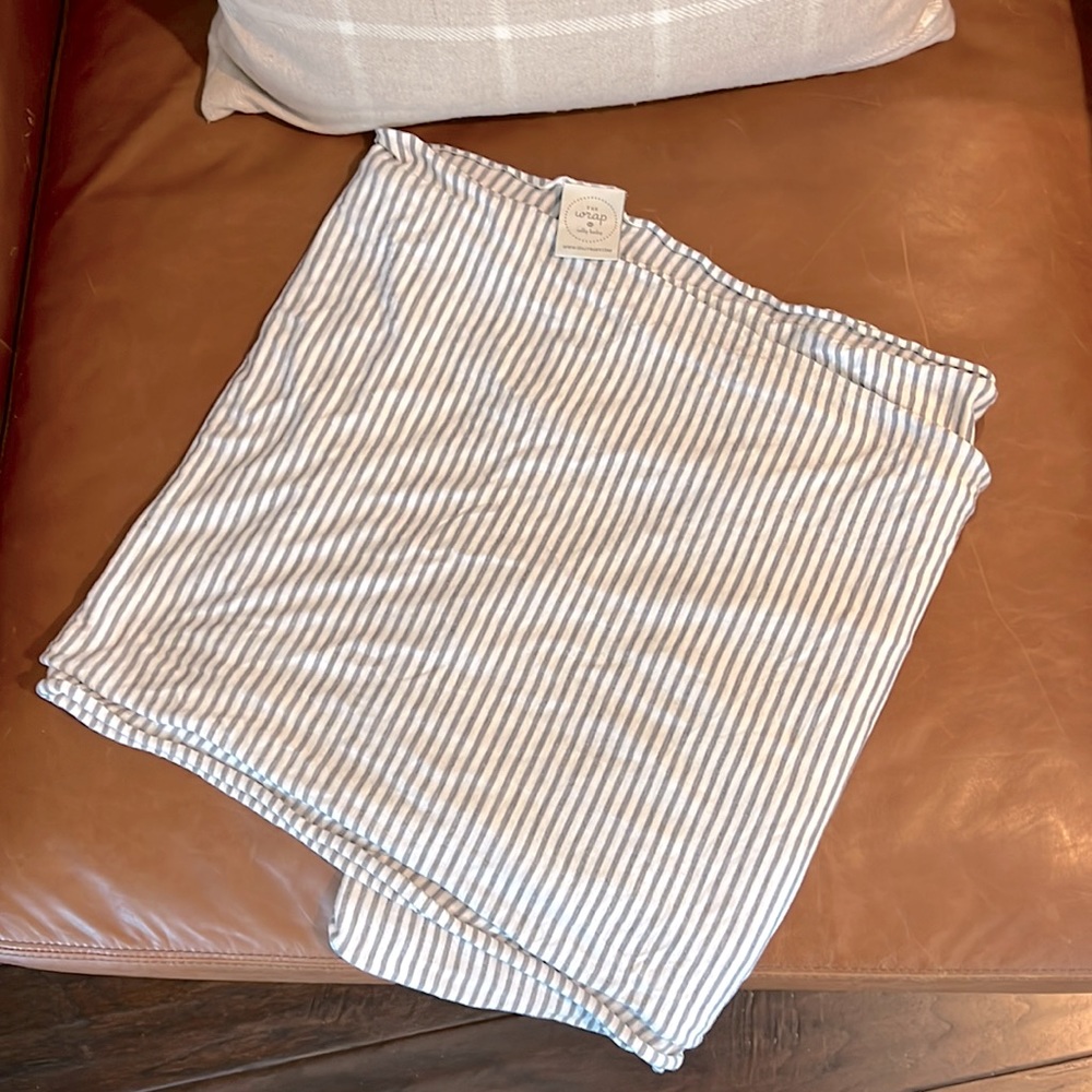 Solly Baby Wrap - Grey and White Stripe